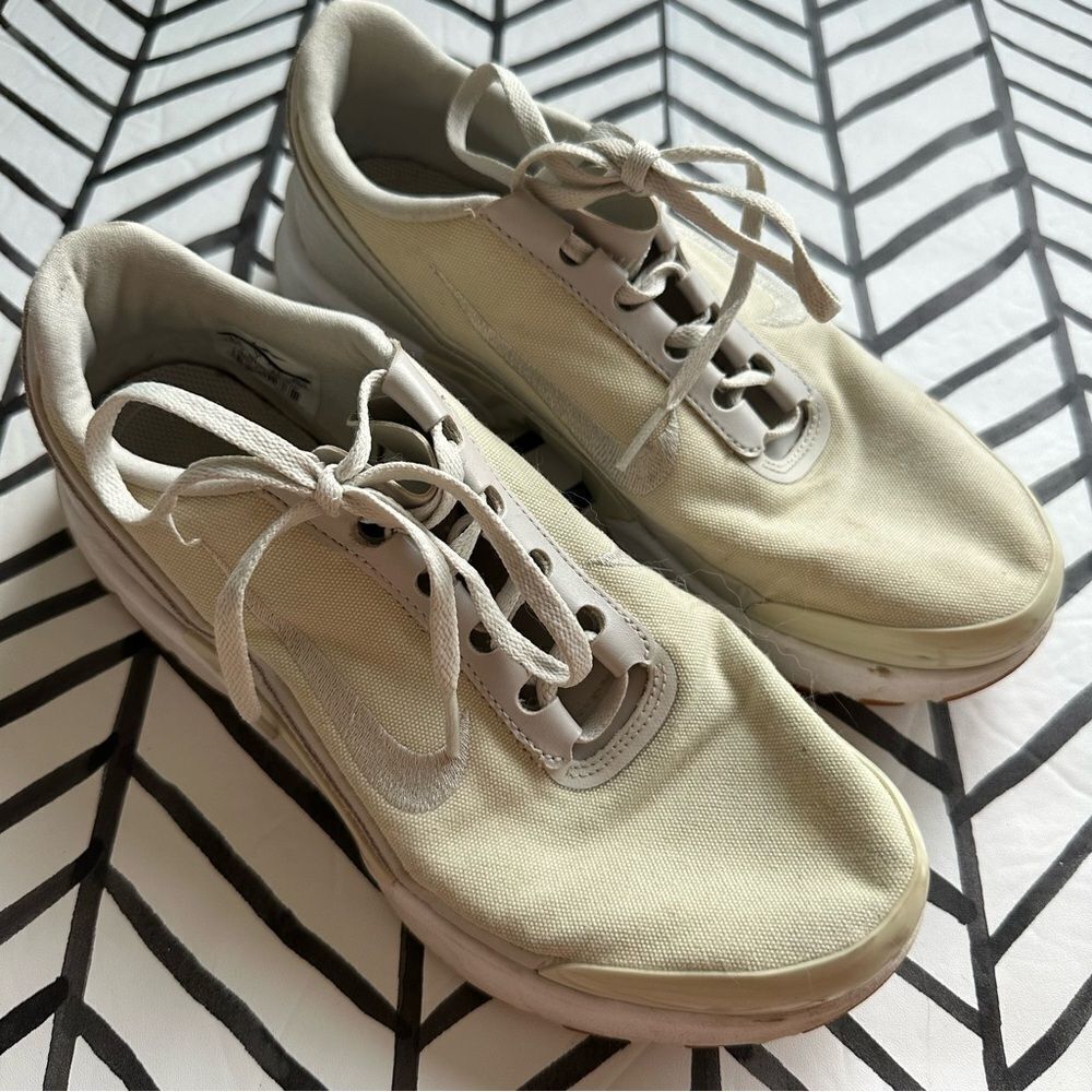 Nike Air Size 9.5 Light Beige Sneakers with Rubber Accents